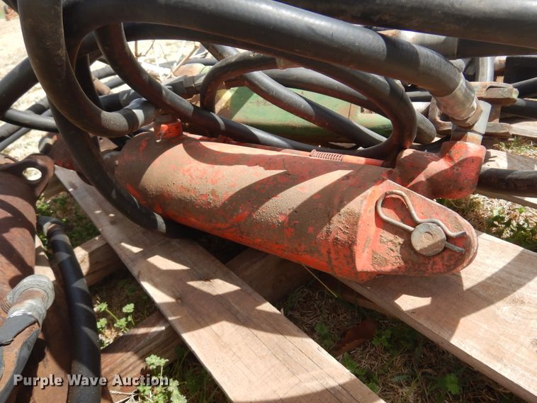 image for item DK0763 (4) hydraulic cylinders