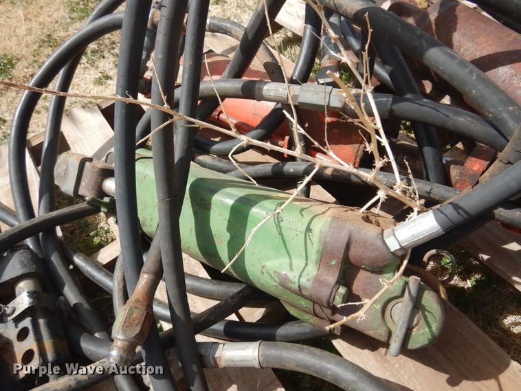 image for item DK0763 (4) hydraulic cylinders