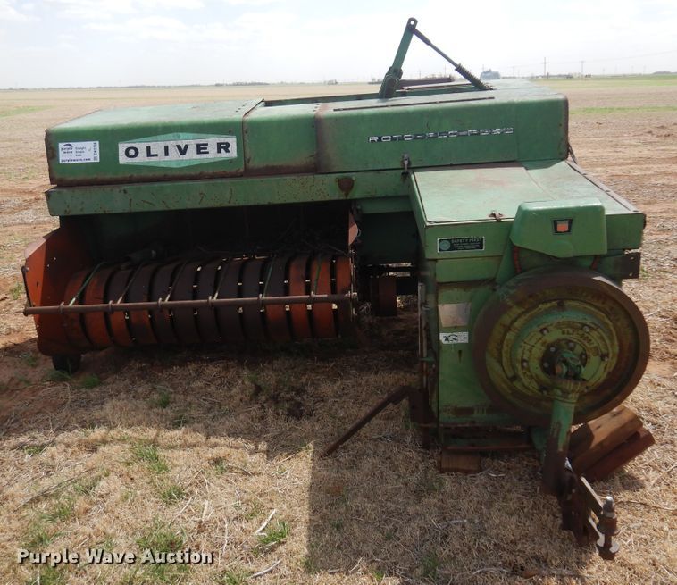 image for item DK0768 Oliver 620  small square baler