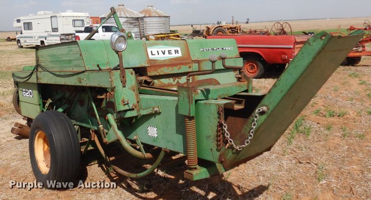 image for item DK0768 Oliver 620  small square baler