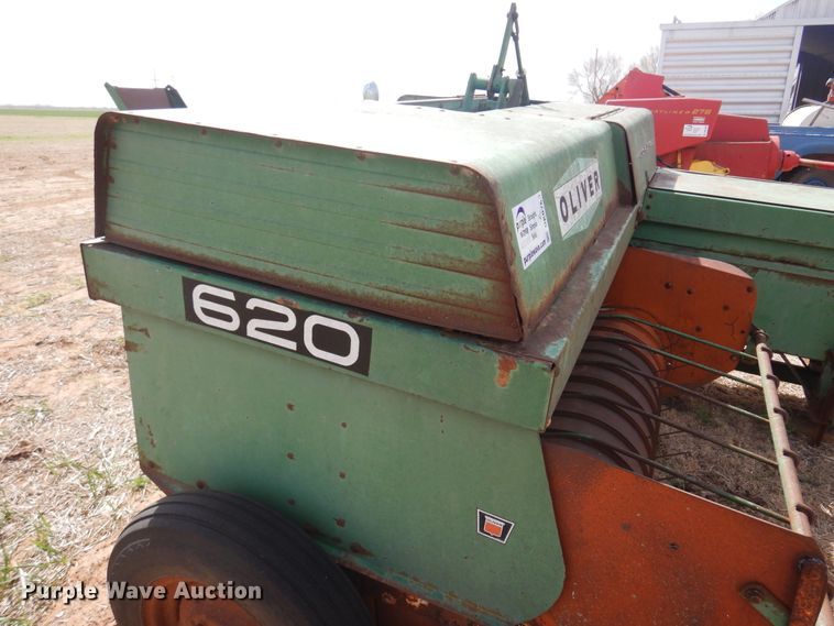 image for item DK0768 Oliver 620  small square baler