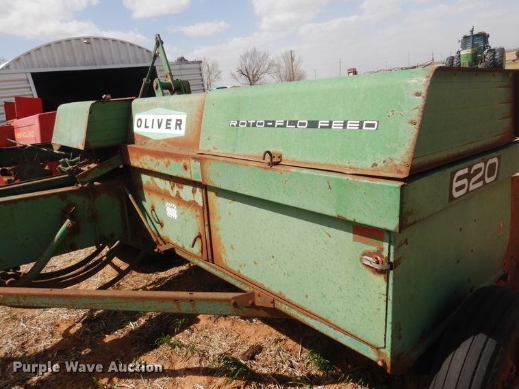 image for item DK0768 Oliver 620  small square baler