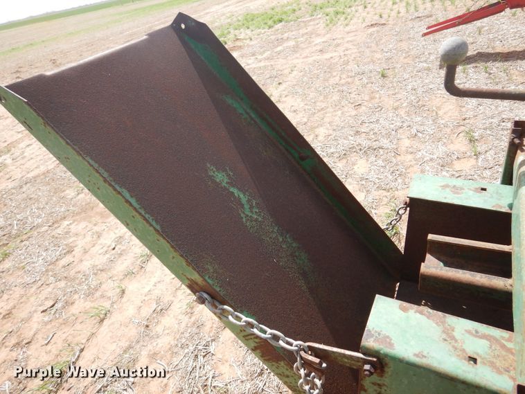 image for item DK0768 Oliver 620  small square baler