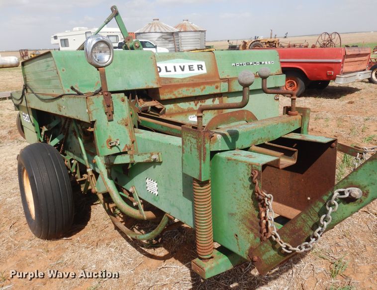 image for item DK0768 Oliver 620  small square baler