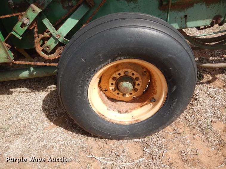 image for item DK0768 Oliver 620  small square baler