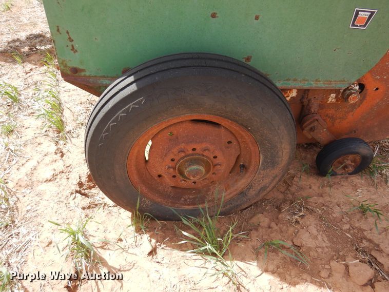 image for item DK0768 Oliver 620  small square baler