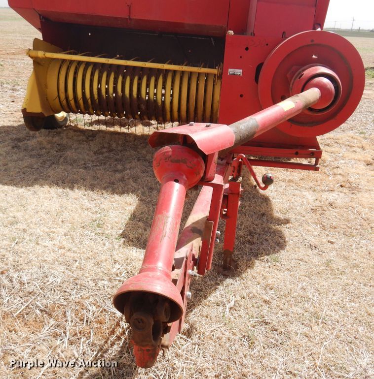image for item DK0769 1972 New Holland 276  small square baler