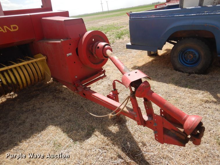 image for item DK0769 1972 New Holland 276  small square baler