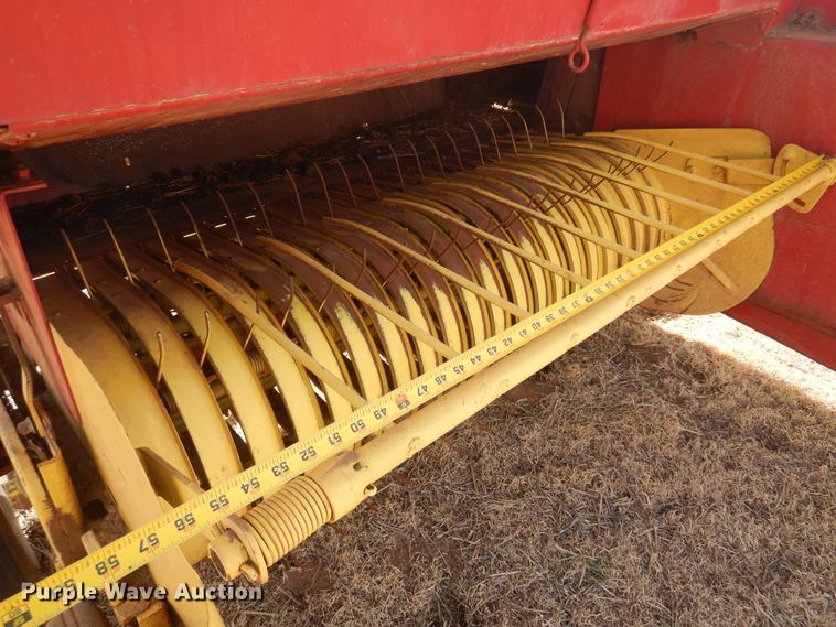 image for item DK0769 1972 New Holland 276  small square baler