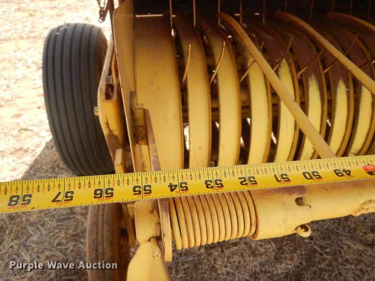 image for item DK0769 1972 New Holland 276  small square baler