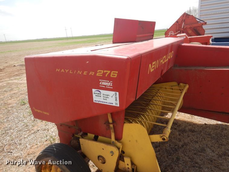 image for item DK0769 1972 New Holland 276  small square baler