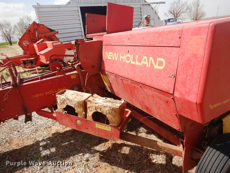 image for item DK0769 1972 New Holland 276  small square baler
