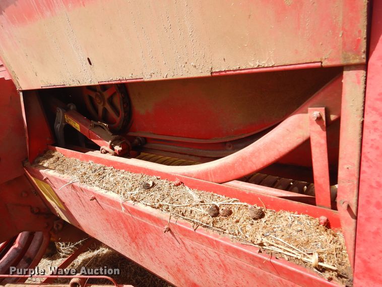 image for item DK0769 1972 New Holland 276  small square baler