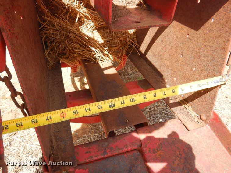 image for item DK0769 1972 New Holland 276  small square baler