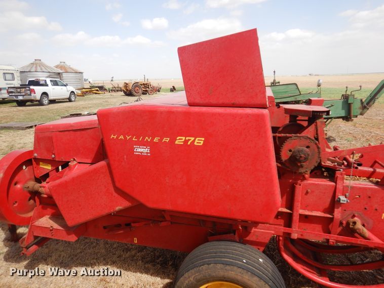 image for item DK0769 1972 New Holland 276  small square baler