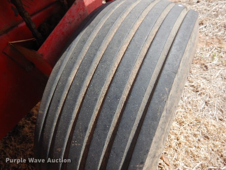 image for item DK0769 1972 New Holland 276  small square baler