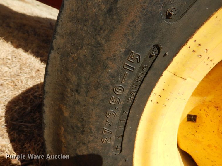 image for item DK0769 1972 New Holland 276  small square baler