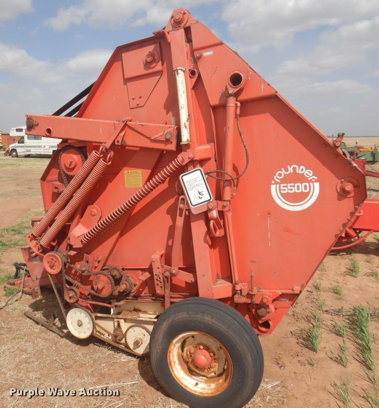 image for item DK0772 1980 Hesston Rounder 5500  round baler