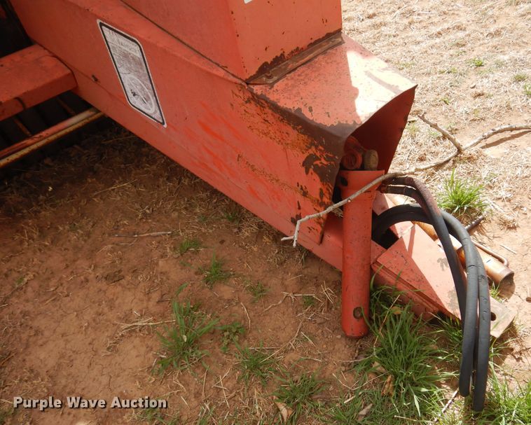 image for item DK0772 1980 Hesston Rounder 5500  round baler