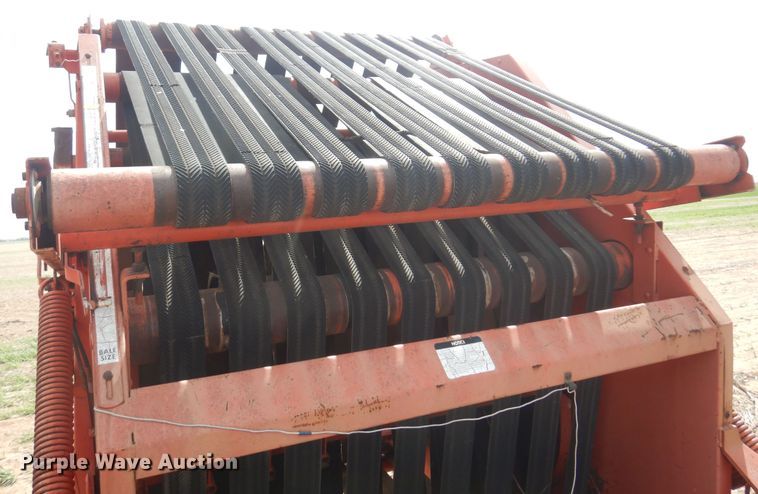 image for item DK0772 1980 Hesston Rounder 5500  round baler