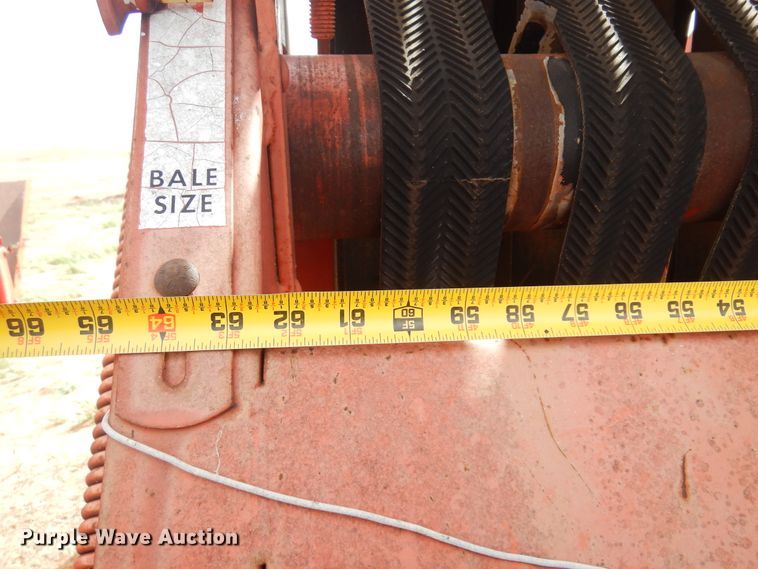 image for item DK0772 1980 Hesston Rounder 5500  round baler