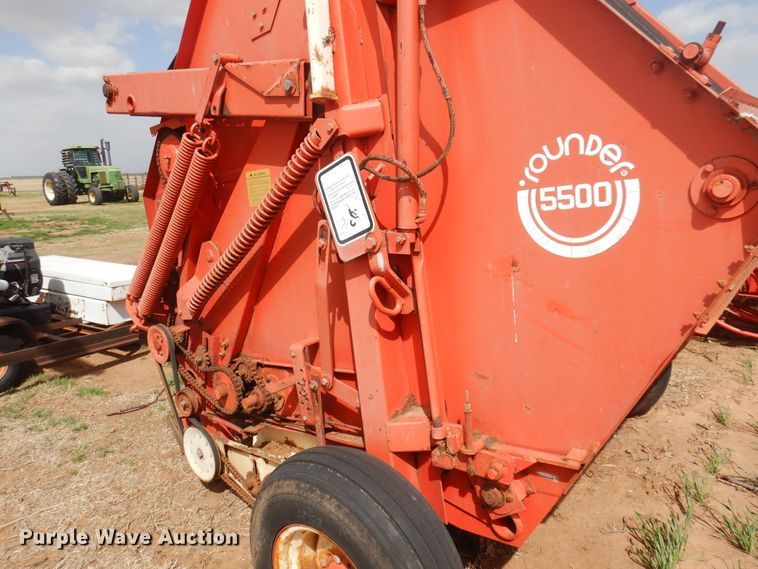 image for item DK0772 1980 Hesston Rounder 5500  round baler