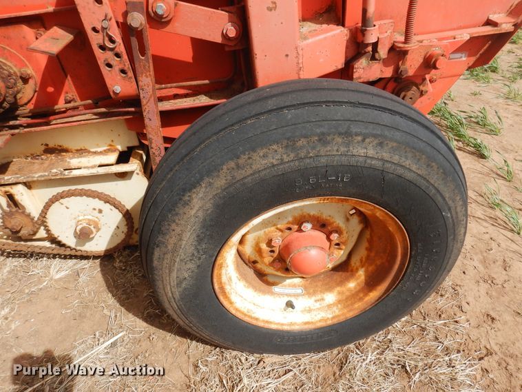 image for item DK0772 1980 Hesston Rounder 5500  round baler