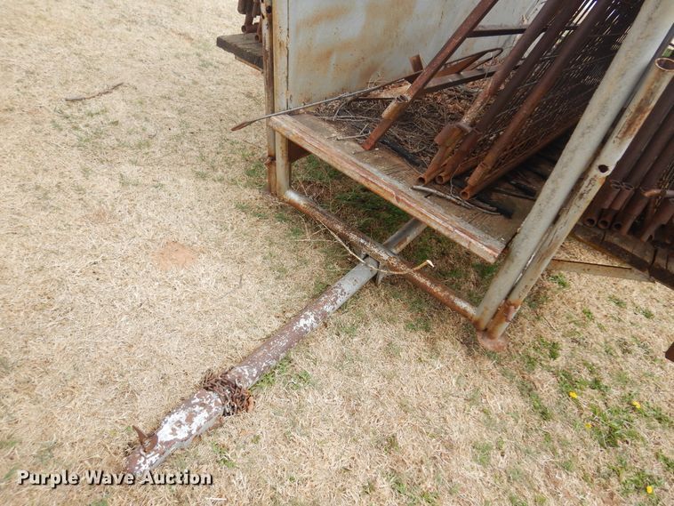 image for item DK0781 Shop built  livestock chute