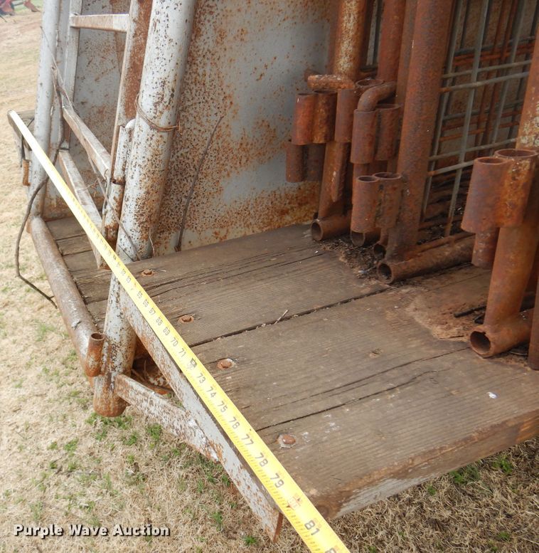 image for item DK0781 Shop built  livestock chute