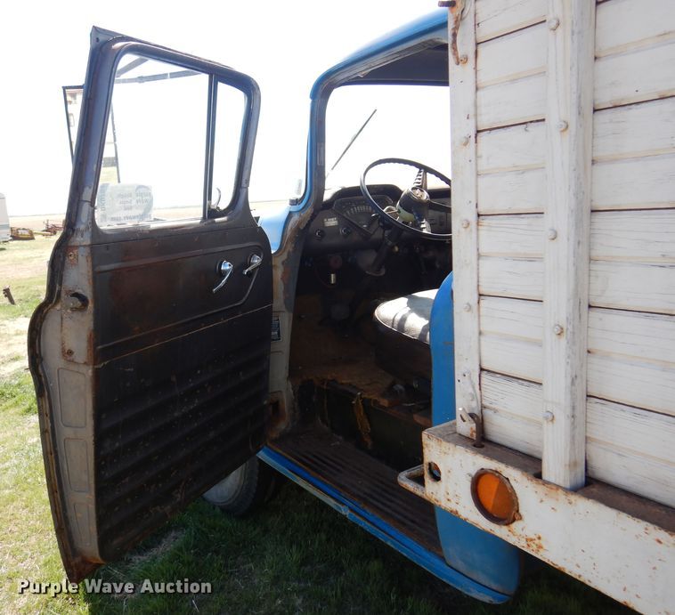 image for item DK0784 1956 Chevrolet 6100  grain truck