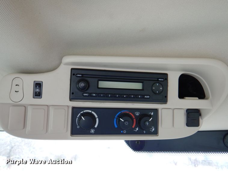 image for item DM6103 2012 John Deere 6125R  MFWD tractor