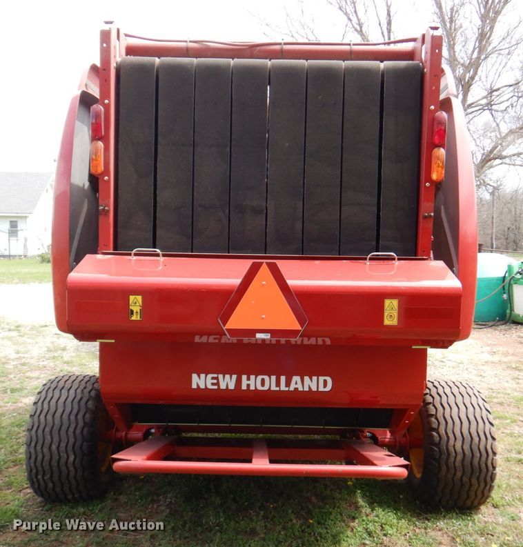 image for item DM6104 2017 New Holland Roll-Belt 560  round baler