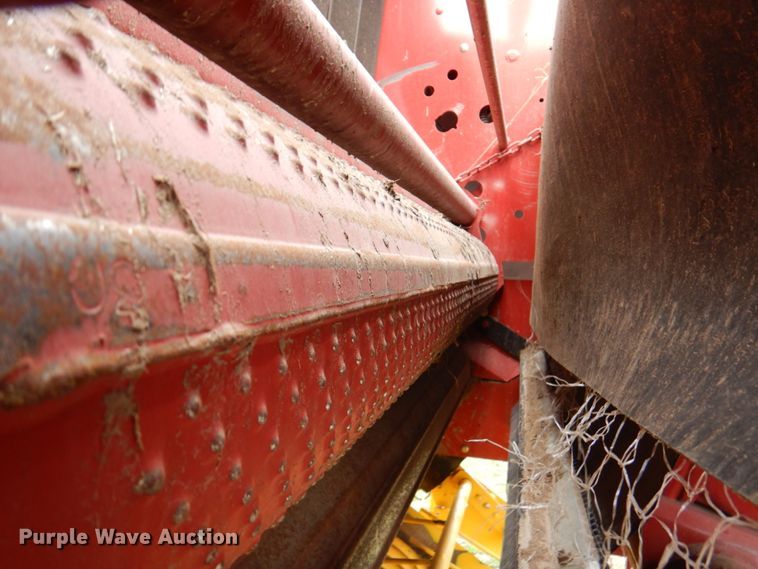 image for item DM6104 2017 New Holland Roll-Belt 560  round baler