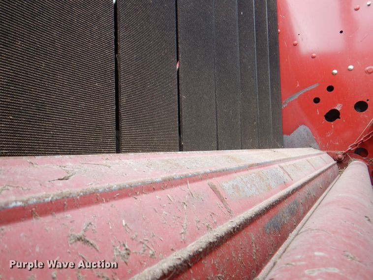 image for item DM6104 2017 New Holland Roll-Belt 560  round baler