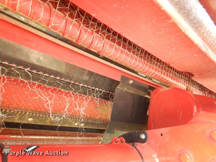 image for item DM6104 2017 New Holland Roll-Belt 560  round baler