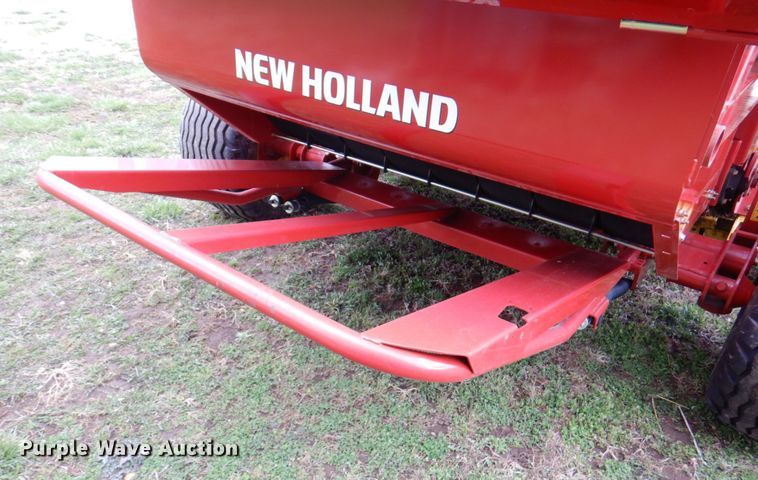 image for item DM6104 2017 New Holland Roll-Belt 560  round baler