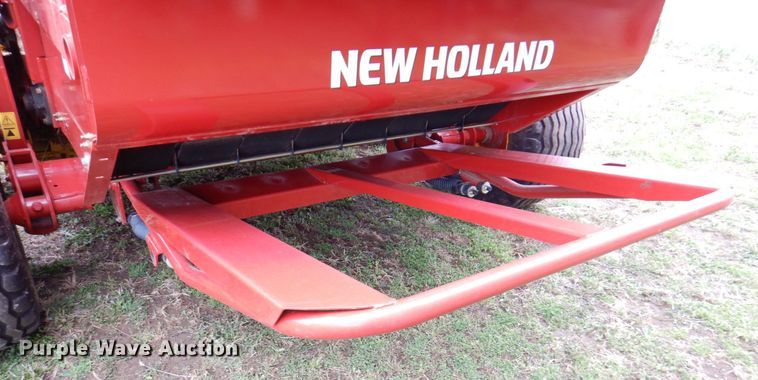 image for item DM6104 2017 New Holland Roll-Belt 560  round baler