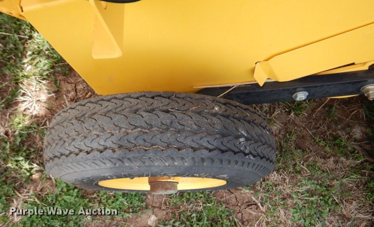 image for item DM6104 2017 New Holland Roll-Belt 560  round baler