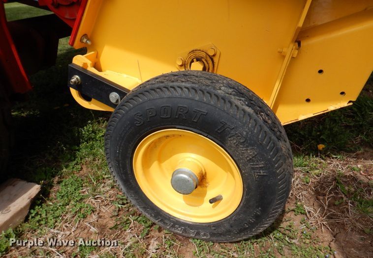 image for item DM6104 2017 New Holland Roll-Belt 560  round baler