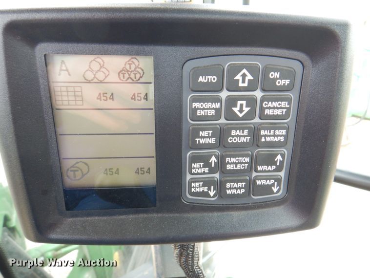 image for item DM6104 2017 New Holland Roll-Belt 560  round baler