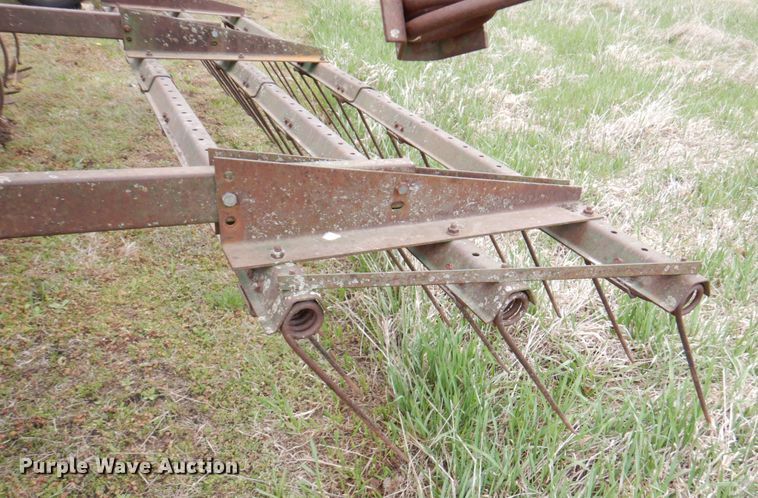 image for item DM6107 John Deere 960  field cultivator