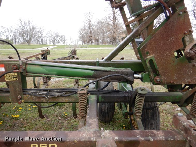image for item DM6107 John Deere 960  field cultivator