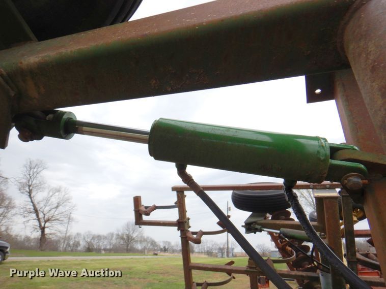 image for item DM6107 John Deere 960  field cultivator