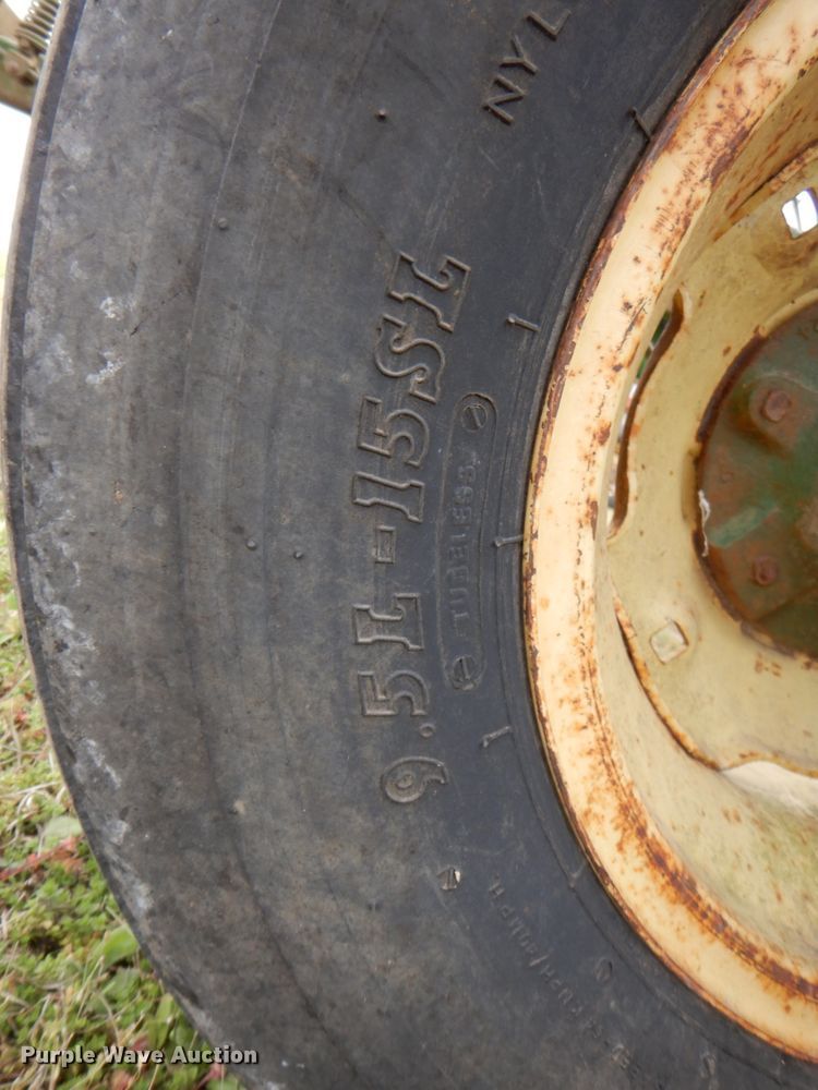 image for item DM6107 John Deere 960  field cultivator