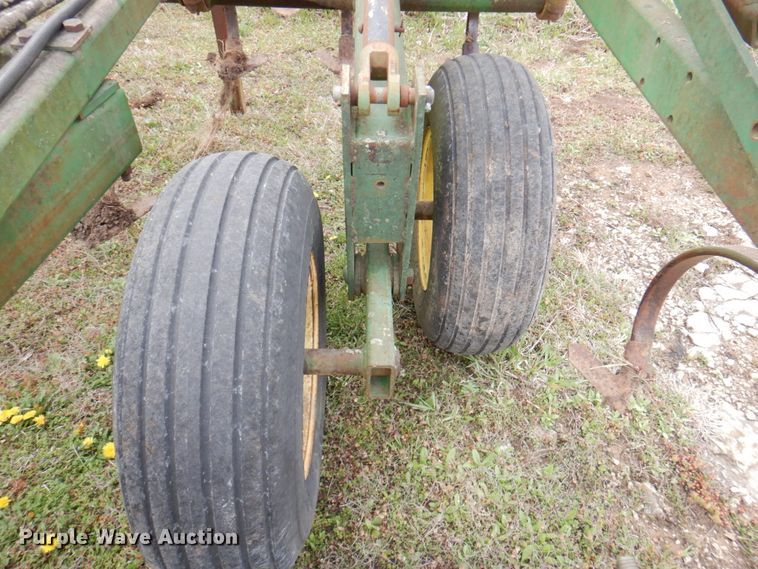 image for item DM6107 John Deere 960  field cultivator