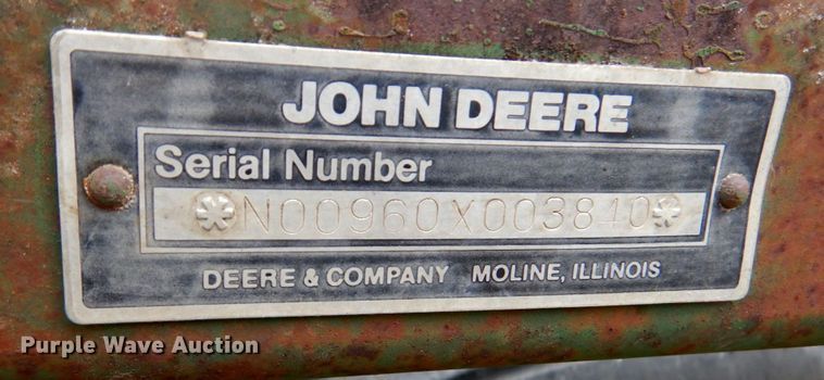 image for item DM6107 John Deere 960  field cultivator