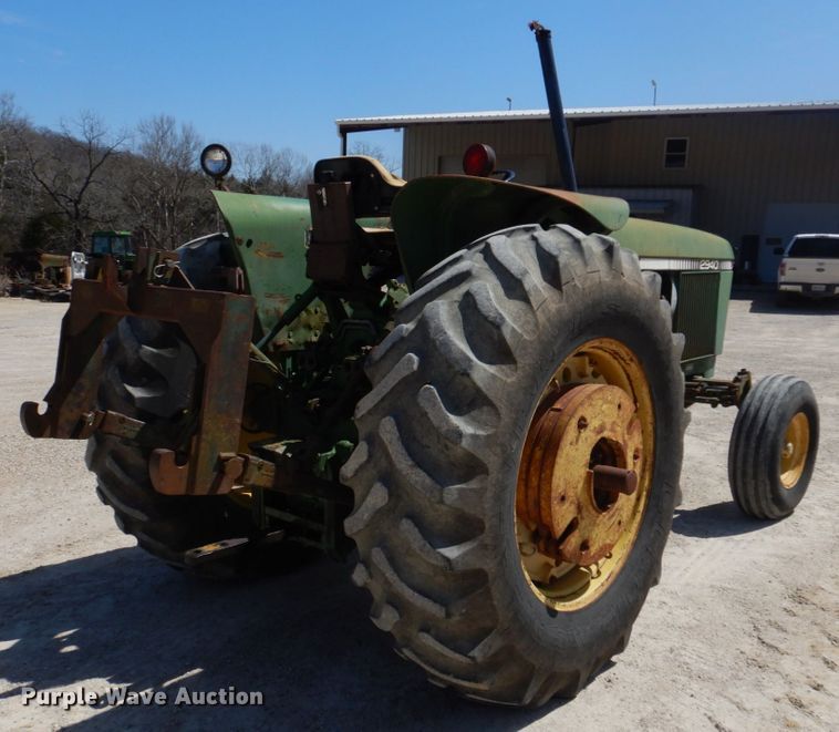 image for item DM7292 1982 John Deere 2940  tractor