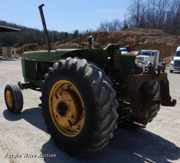 image for item DM7292 1982 John Deere 2940  tractor