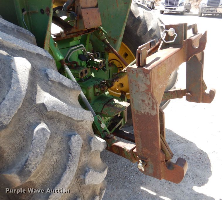 image for item DM7292 1982 John Deere 2940  tractor