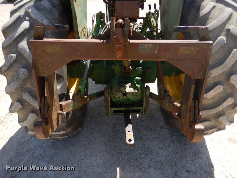 image for item DM7292 1982 John Deere 2940  tractor